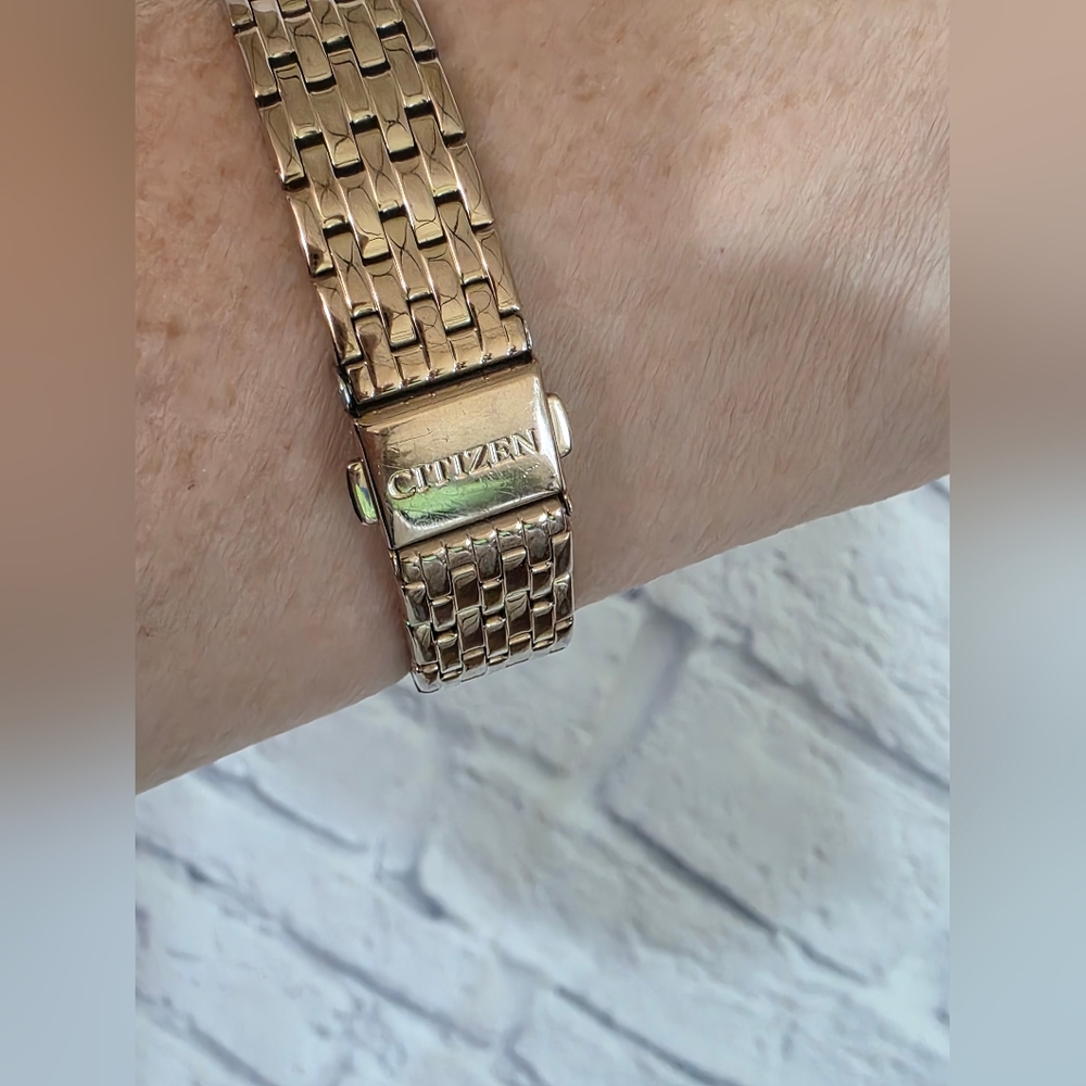 Citizen Ladies Eco Drive Strawberry Gold Watch EUC - Picture 4 of 16